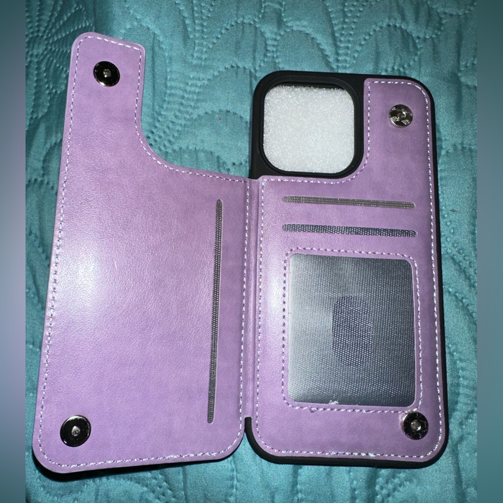 iPhone case - Picture 2 of 3